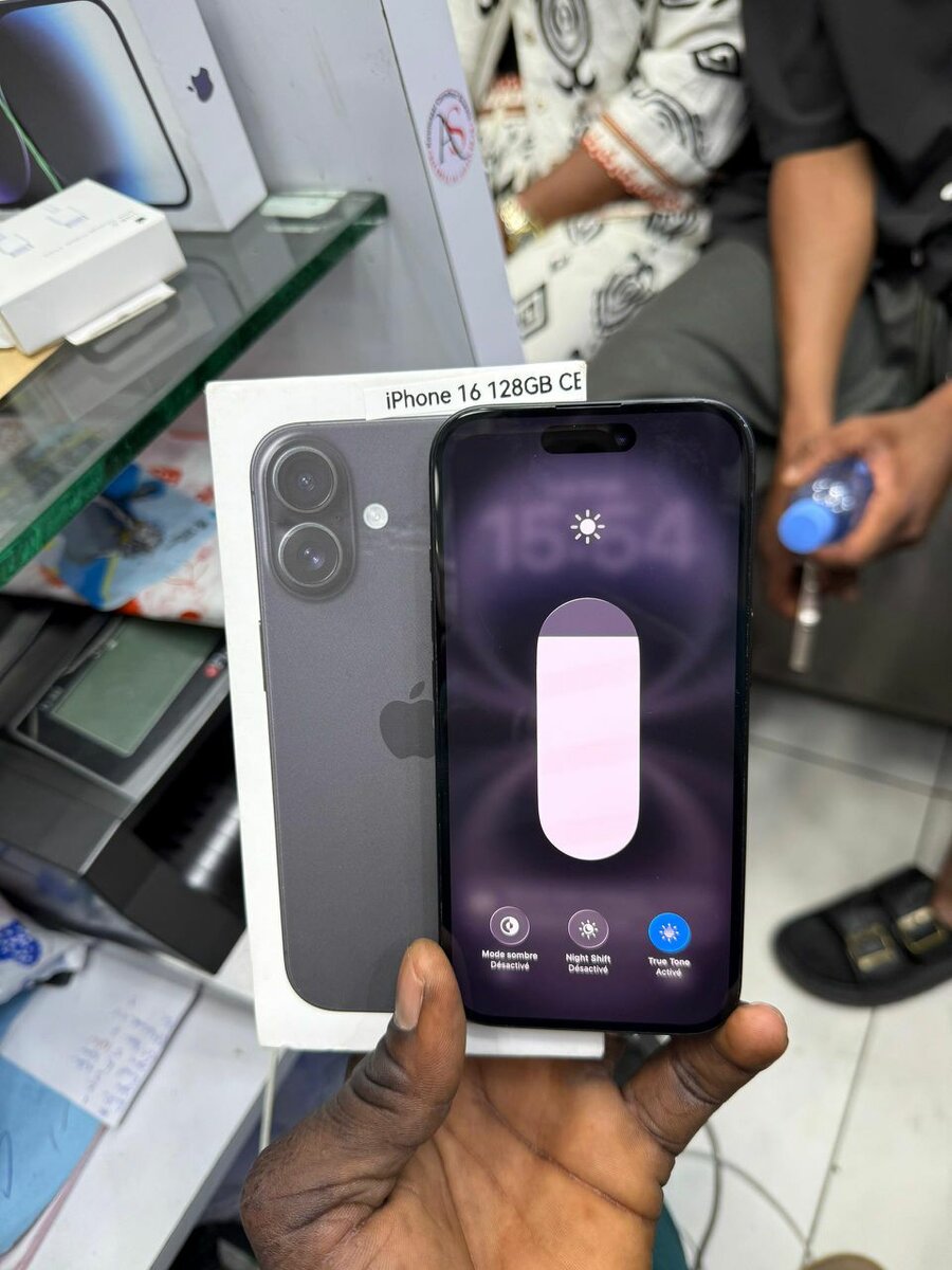 iPhone 16 128GB Noir
