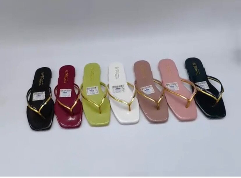 Tongs colorées en cuir