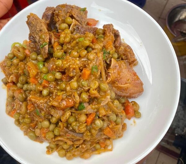 Ragoût de Viande et Petits Pois