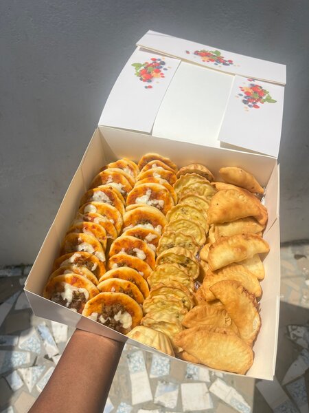 Assortiment de mini-tacos et empanadas