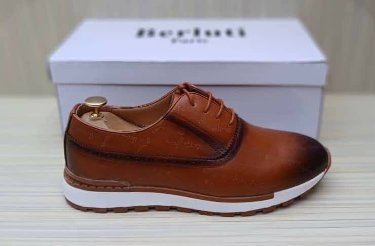 Mocassins Lacoste et boss