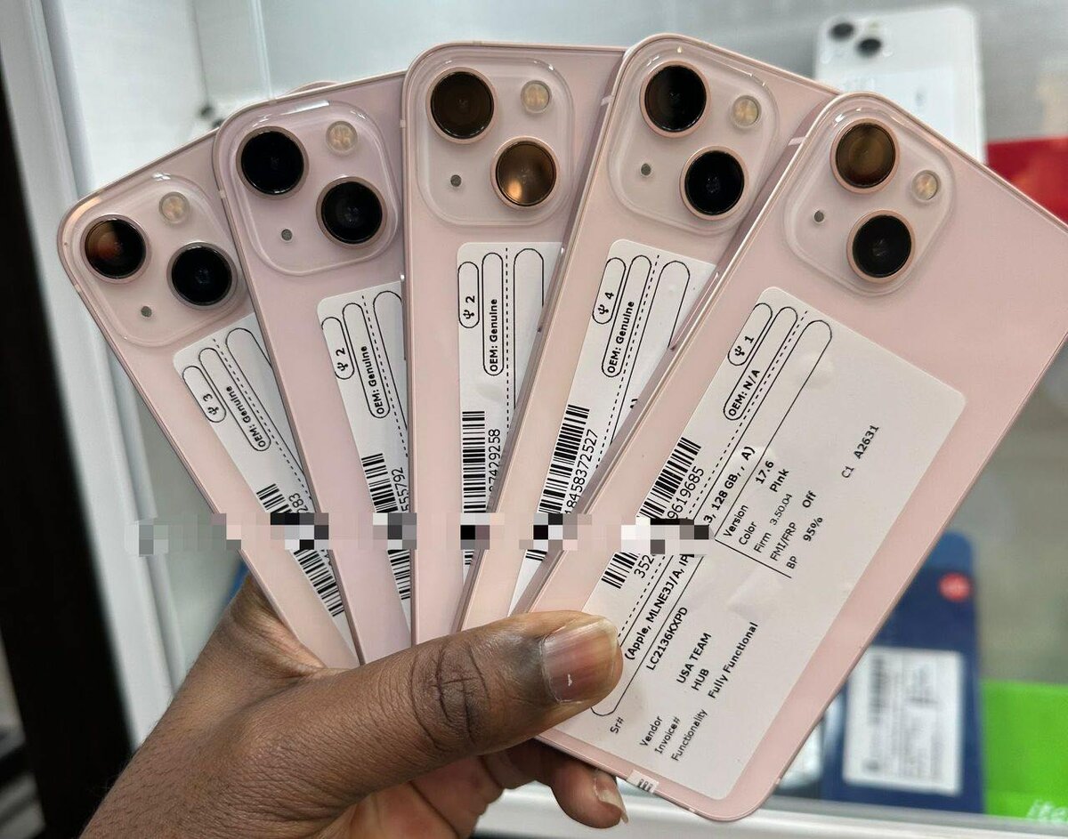 iPhone 13 simple colis (quasi neuf)