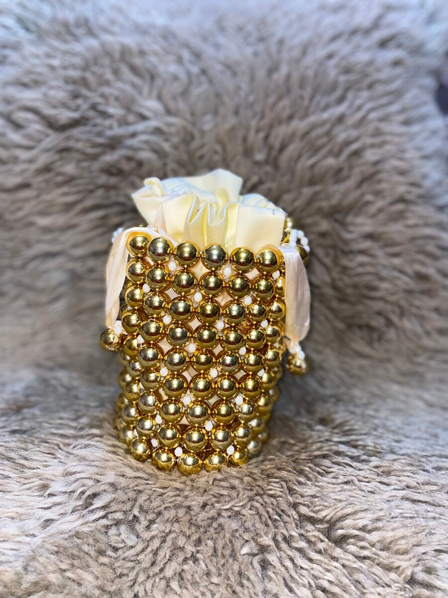 Sac seau perles dorées