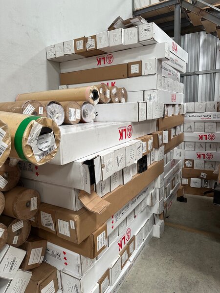 Vynil brillant et bâche enduite