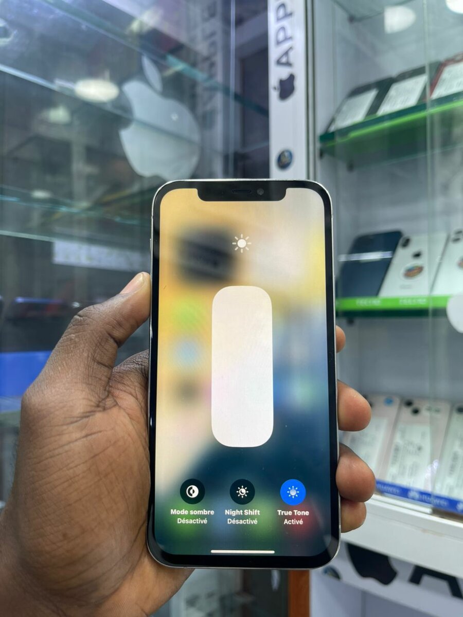 iPhone 12 Pro sans face ID