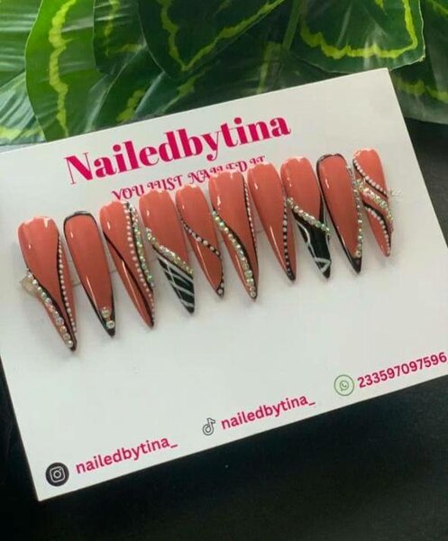 Handmade gel press on nails