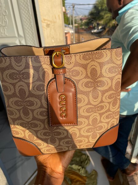 Sac à main en cuir élégant