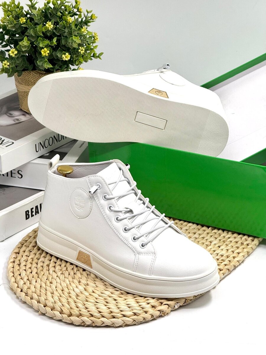 TIMBERLAND ALL WHITE