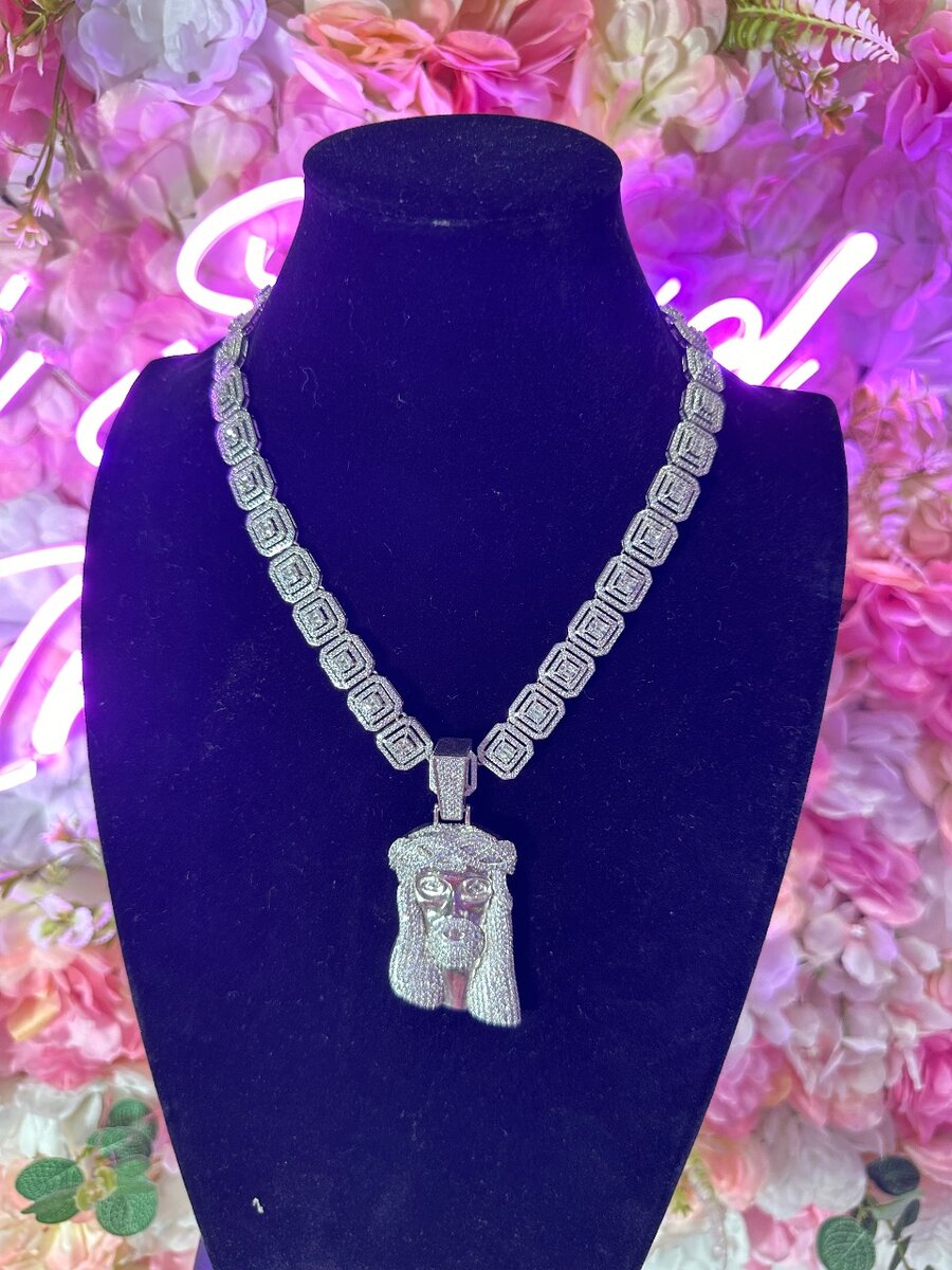 Moissanite necklace & pendant