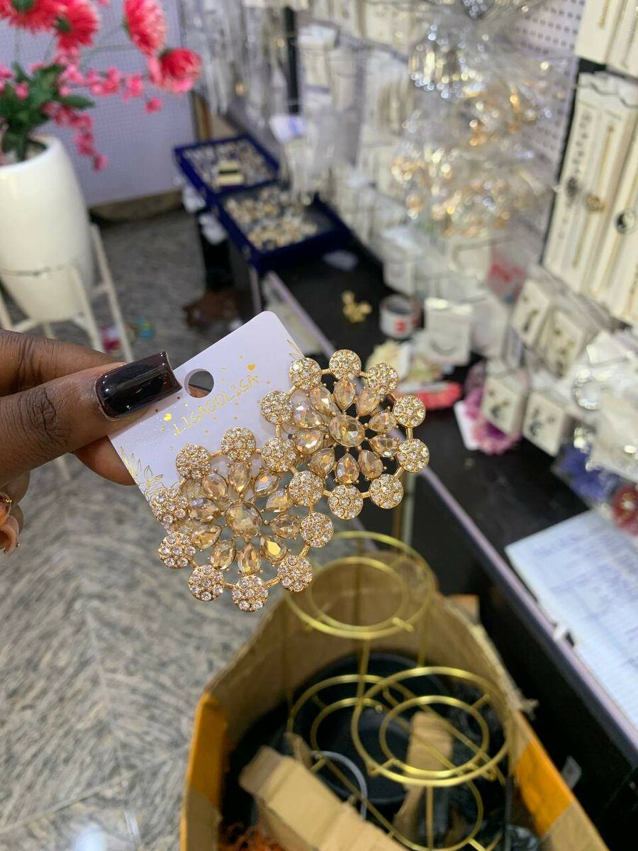 Elegant Flower Earrings Set