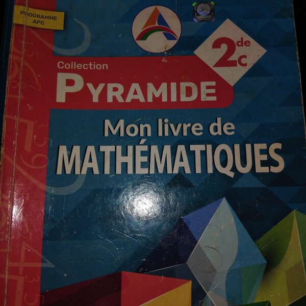 Livre de Mathématiques Pyramide