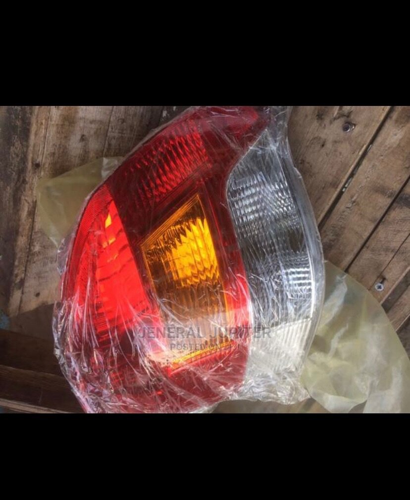 Toyota vitz2009 -3015 Tail light