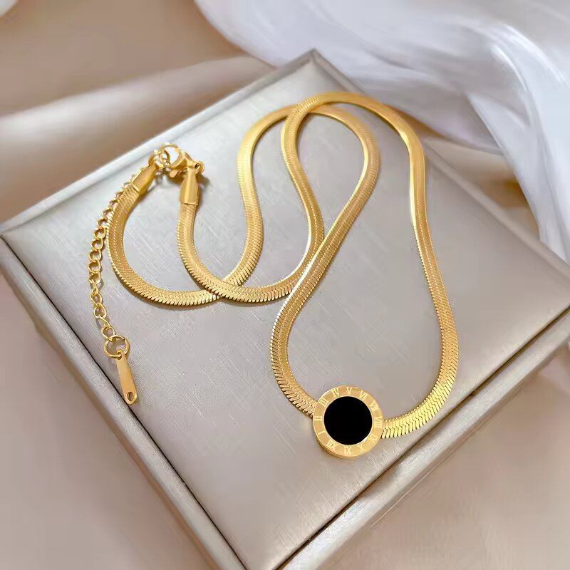 Salve Black Pendant Snake Chain Necklace