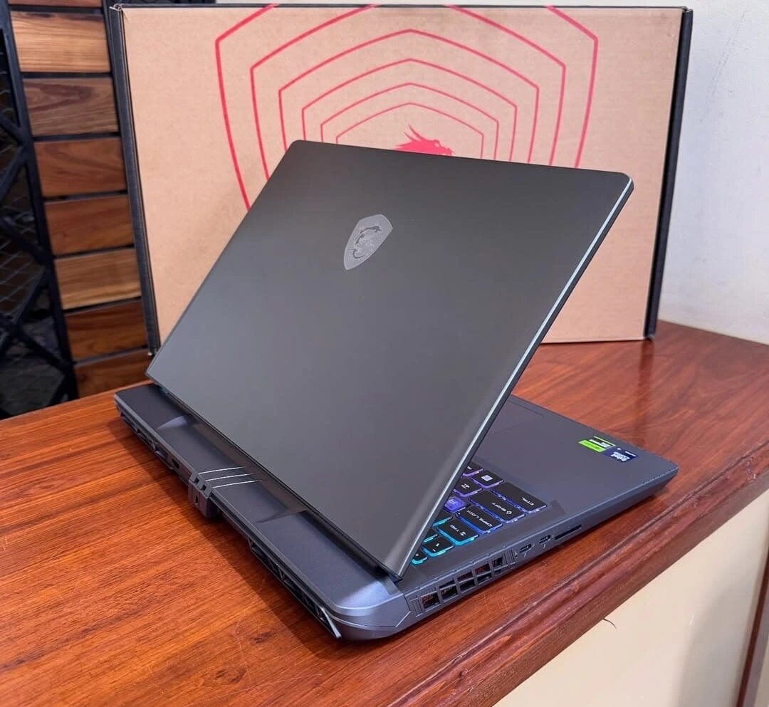 MSI VECTOR 16 HX AI  2025