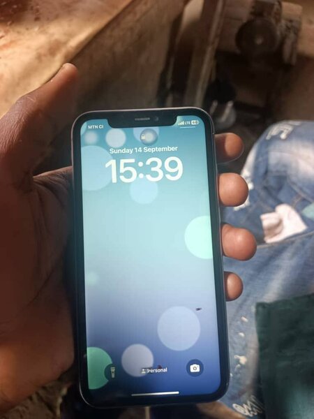 iPhone 11 64GB White