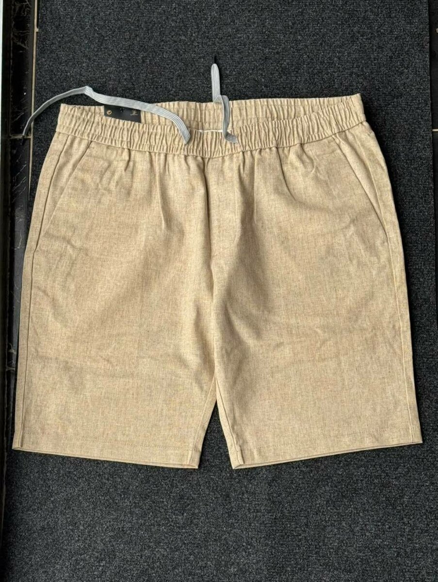 Shorts en lin beige élégant