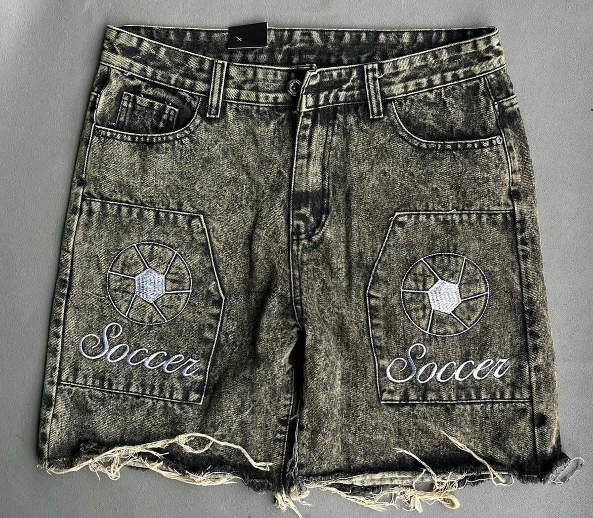 Shorts en jean usé tendance