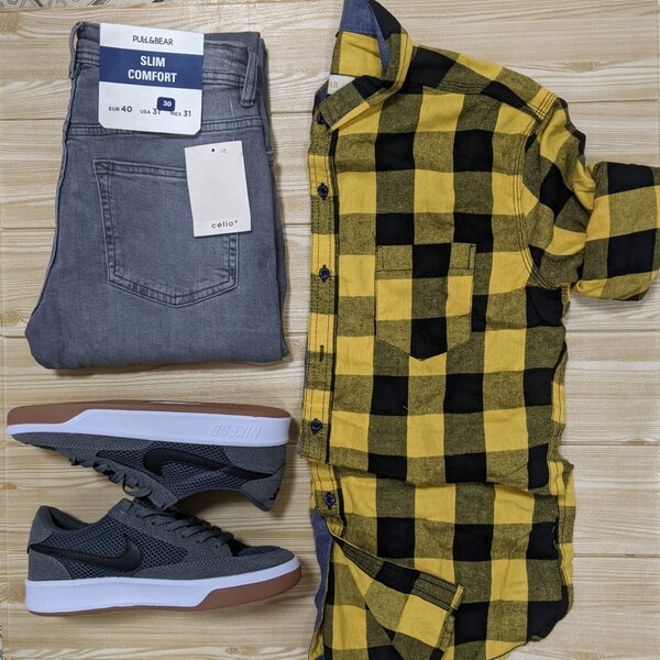 Men's 3-piece set: plaid shirt, jeans and sneakers
