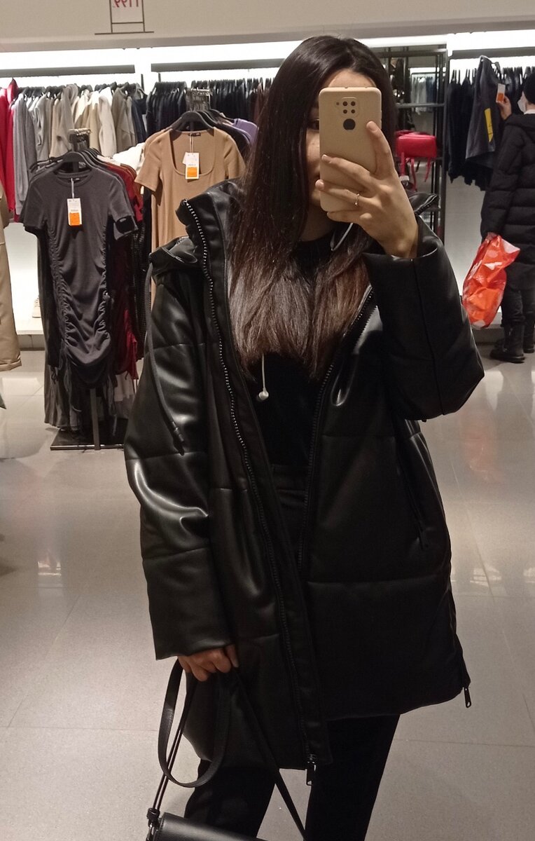 Куртка ZARA(эко кожа ) в хорошем качестве