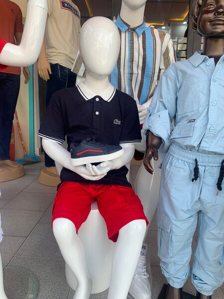 Polo noir pour homme élégant