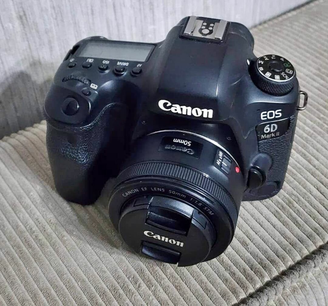 Canon EOS 6D Mark II DSLR