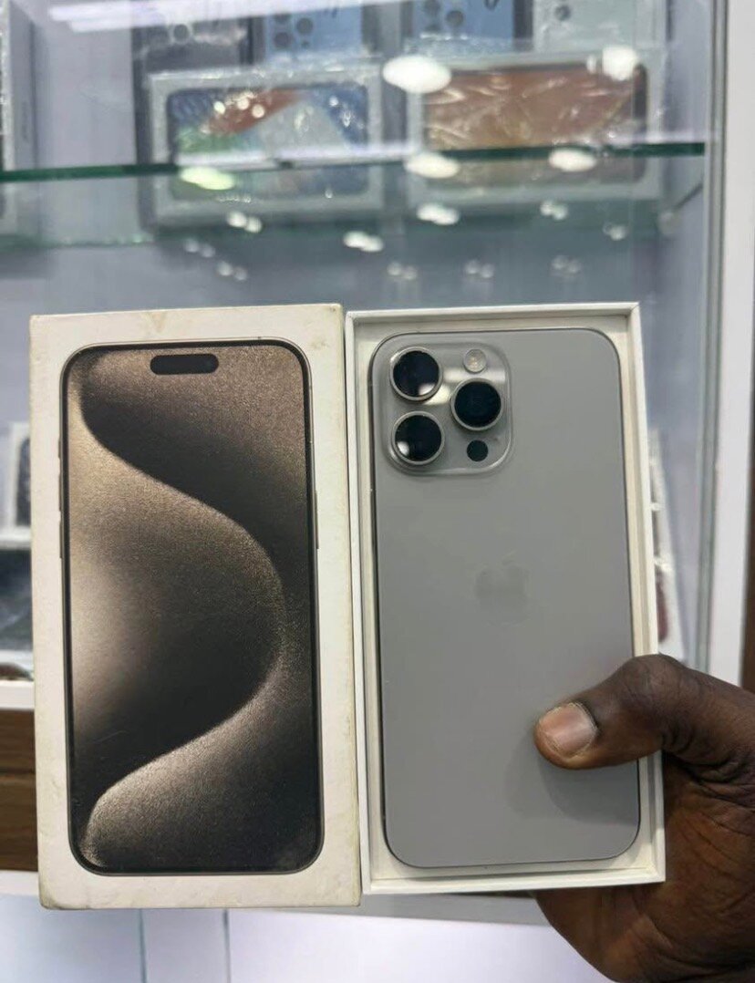 iPhone 15 Pro Gris Neuf