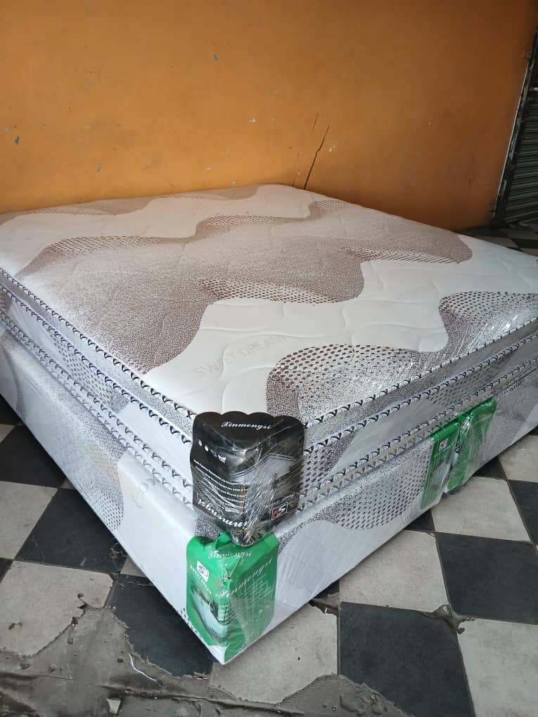 Beds, mattress and headboard