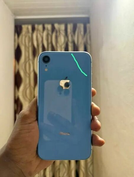 iPhone XR bleu 64 Go