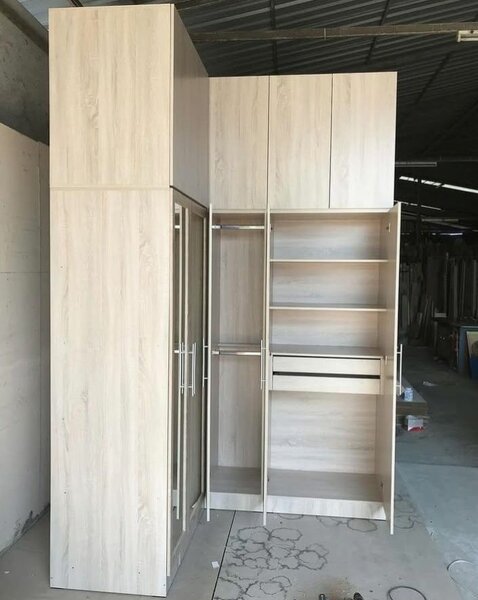 4 in 1 Wardrobe with cupboard