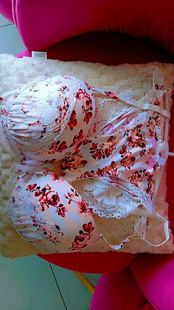 Ensemble lingerie dentelle fleuri