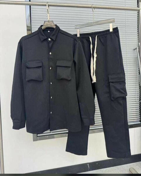 Chemises et pantalon très bonne qualité