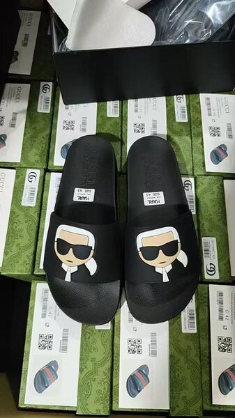 Claquettes unisexes Karl