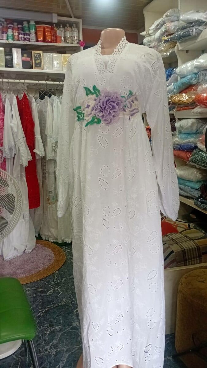 Robe longue en dentelle