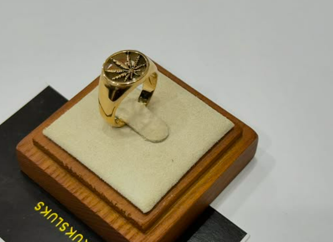 FLAWLESS STAINLESS RING