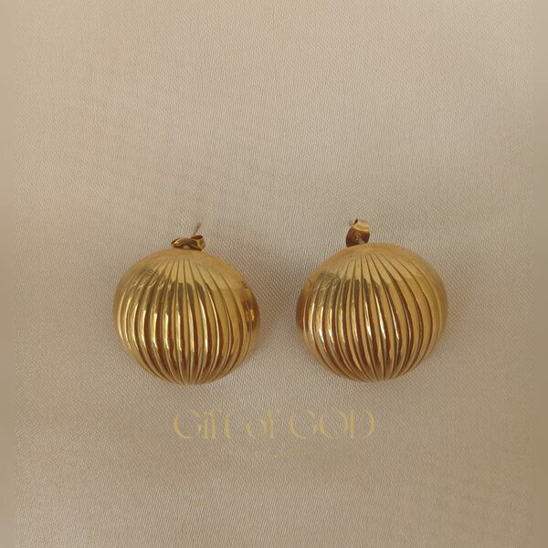 Boucles d'oreilles dorées élégantes