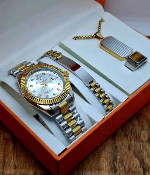 Montre, bracelet et chaine