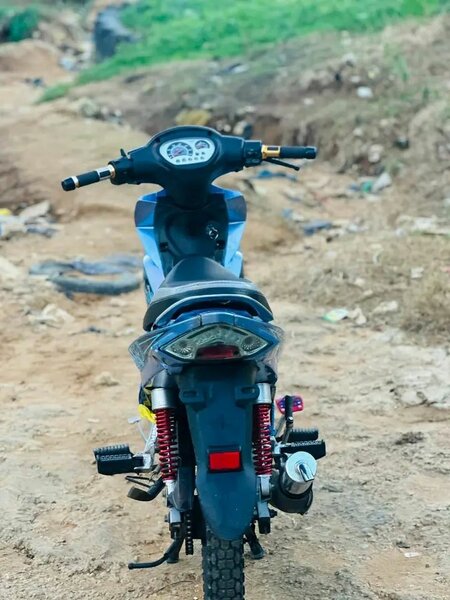 Moto électrique moderne élégante