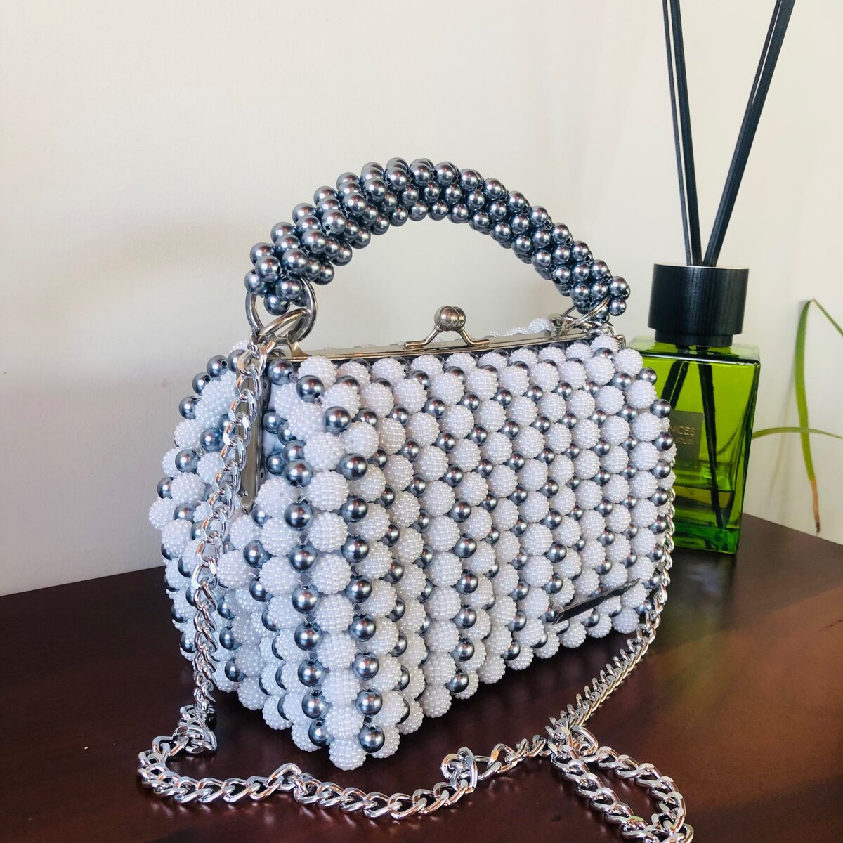 Metal frame Pearl Bag