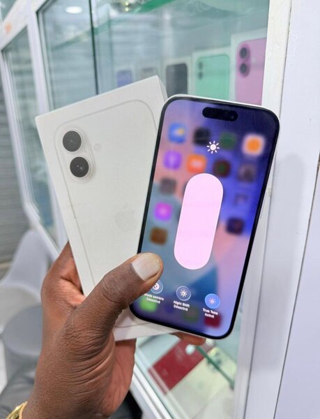 iPhone 16 128go en parfait éta