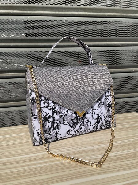 Sac à main chic en chaîne