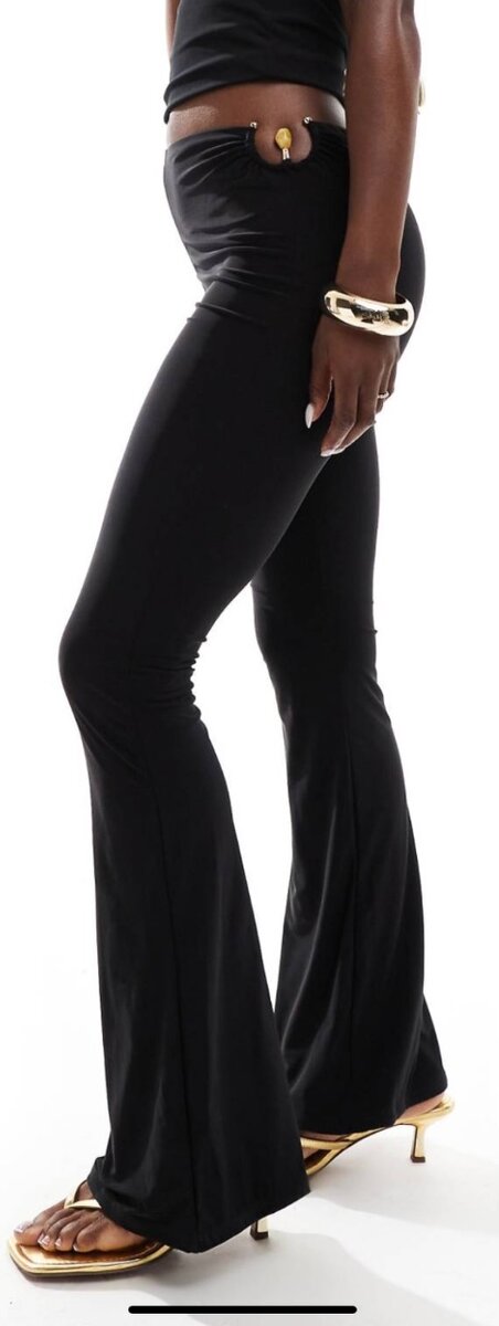 Pantalon évasé noir élégant