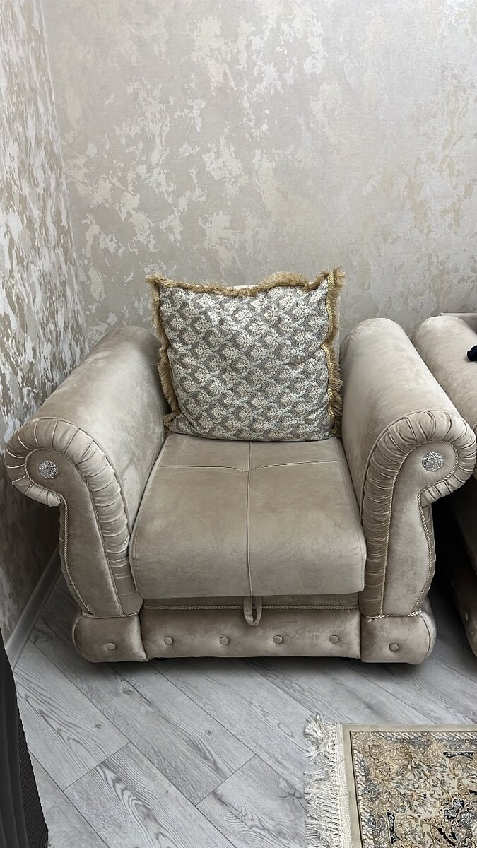 Диван плюс два кресло