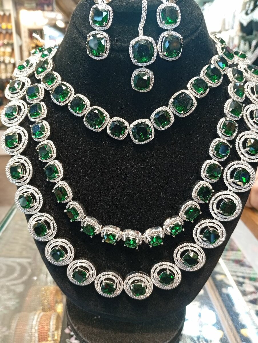 Artificial jewellery