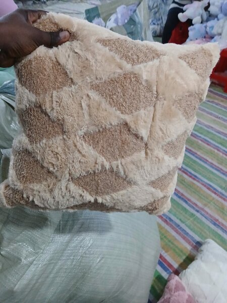 Coussin Doux en Peluche Géométrique