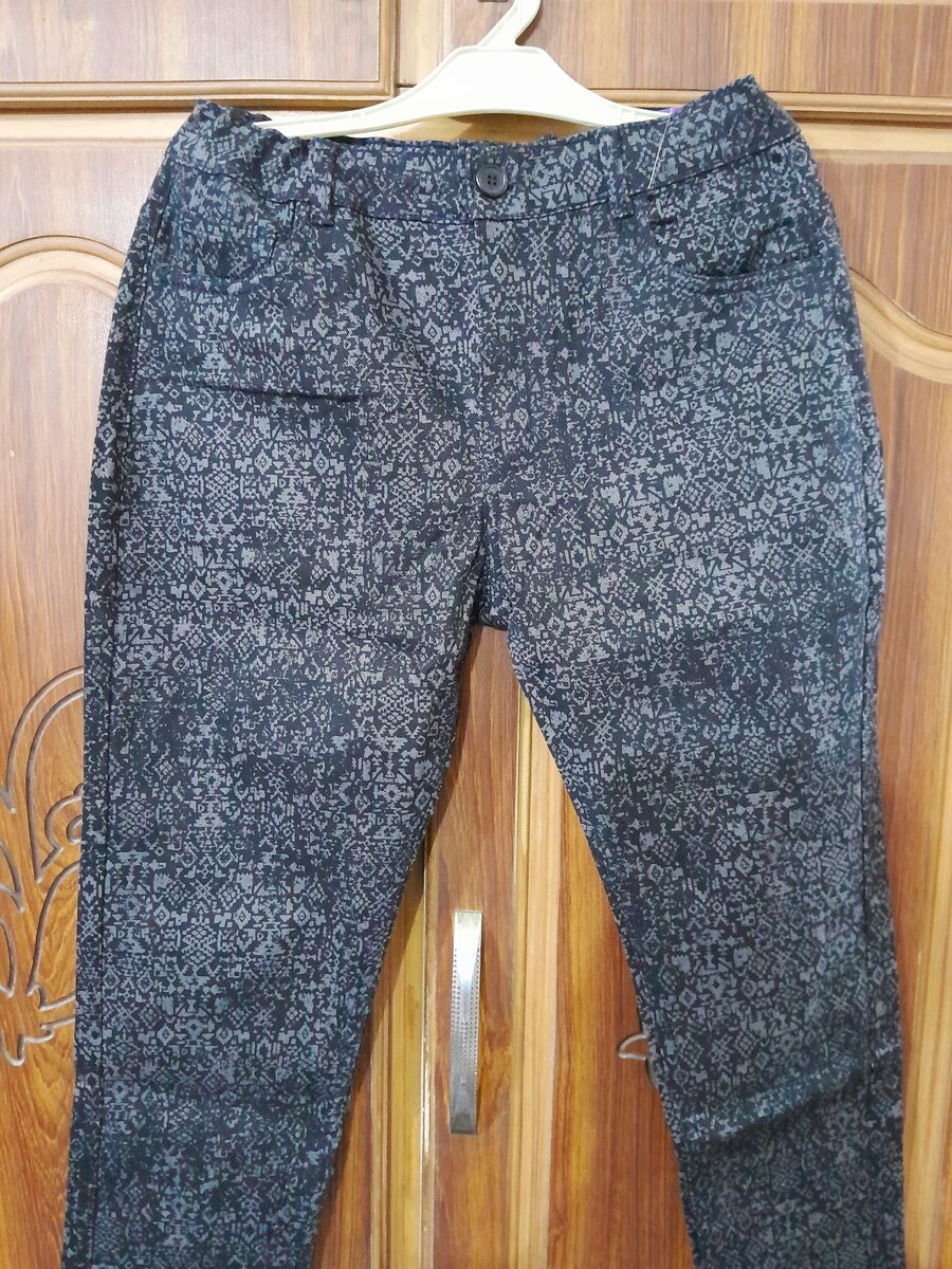 BLACK PRINTED PANTS
