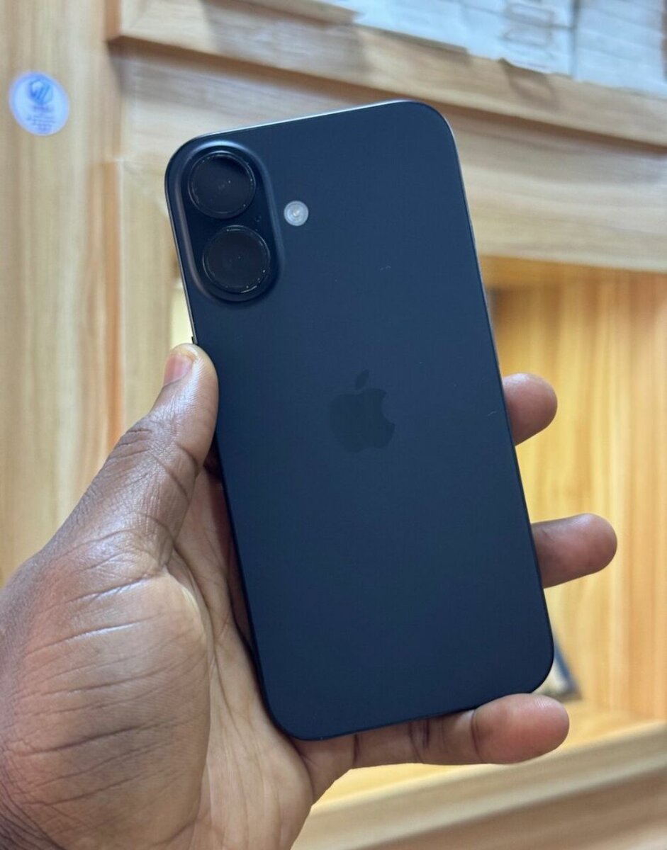 iPhone 16 Pro Noir