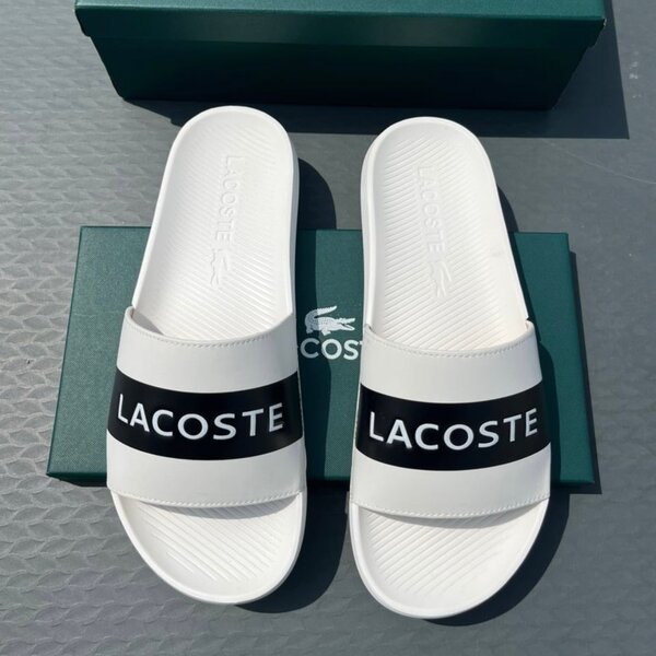 Claquettes de luxe élégantes