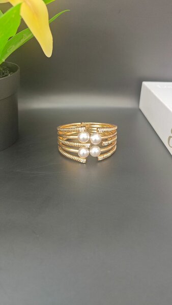 Bracelet doré perles élégantes