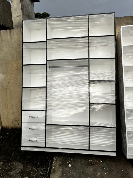 Armoire de rangement moderne