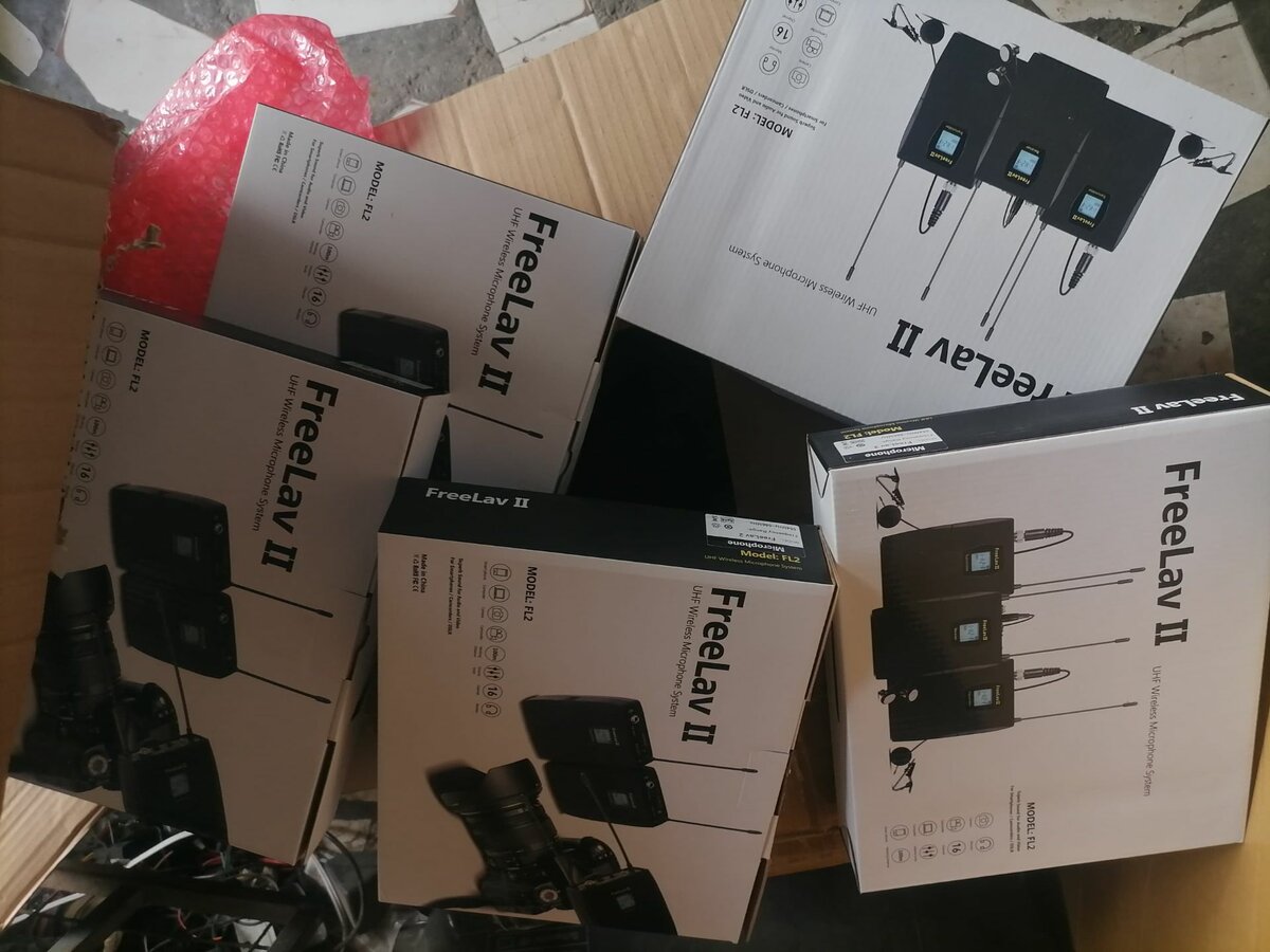 Wireless Lavalier lapel Microphone